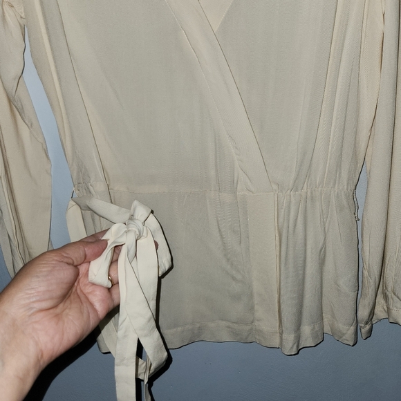 NWT J.Crew Mercantile Cream Faux Wrap Top Blouse 6 Viscose - Picture 3 of 8